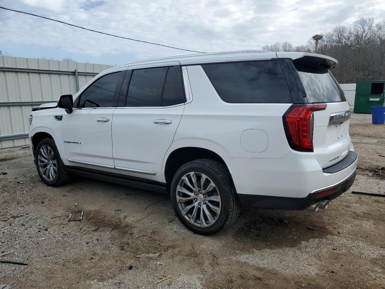 2021 GMC Yukon - Image 2
