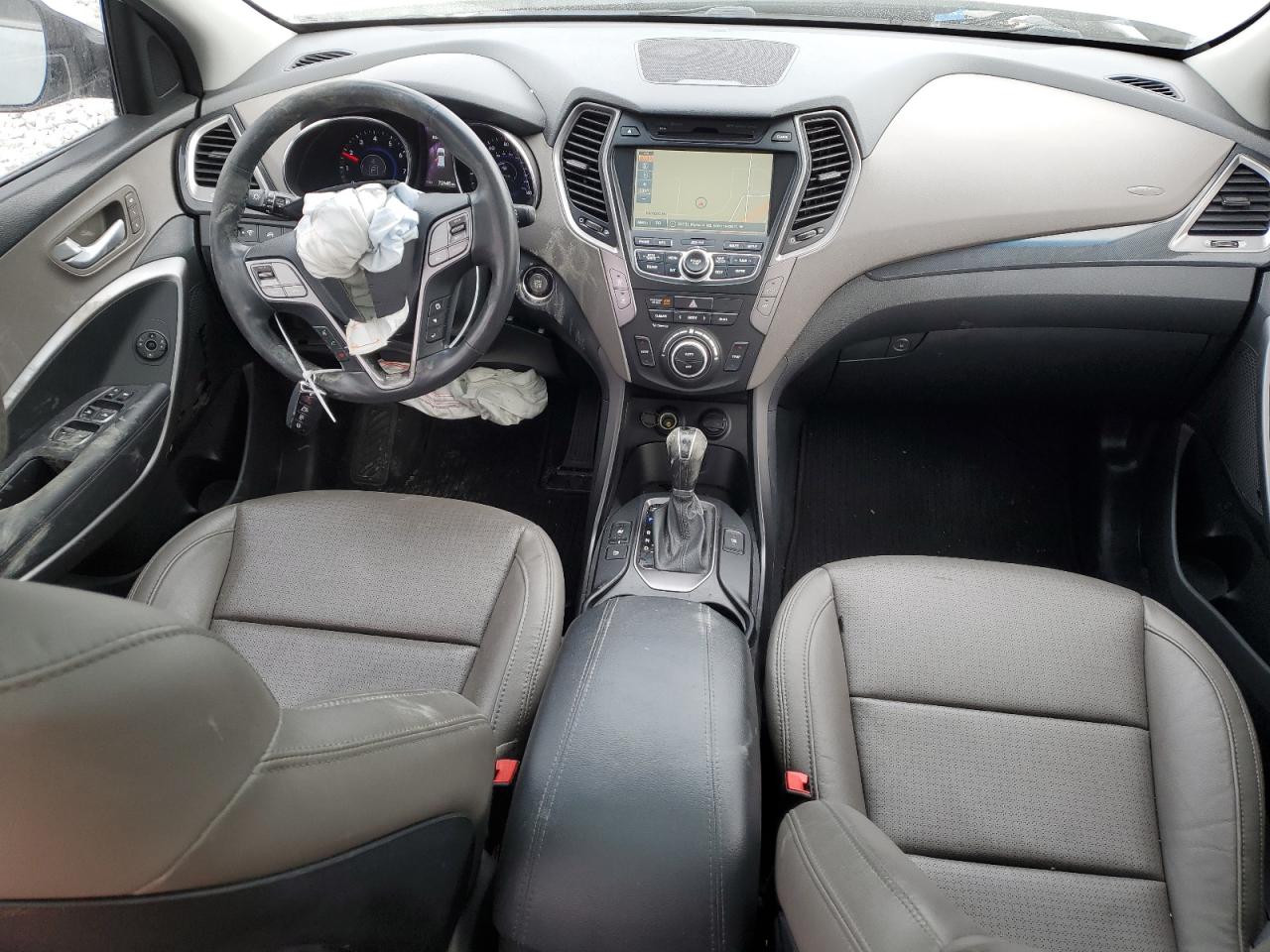 2016 Hyundai Santa Fe - Image 8