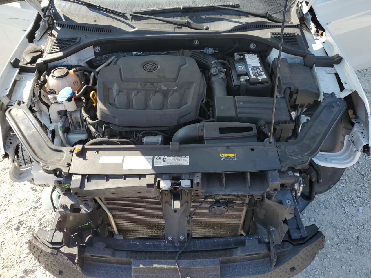 2020 Volkswagen Passat - Image 11