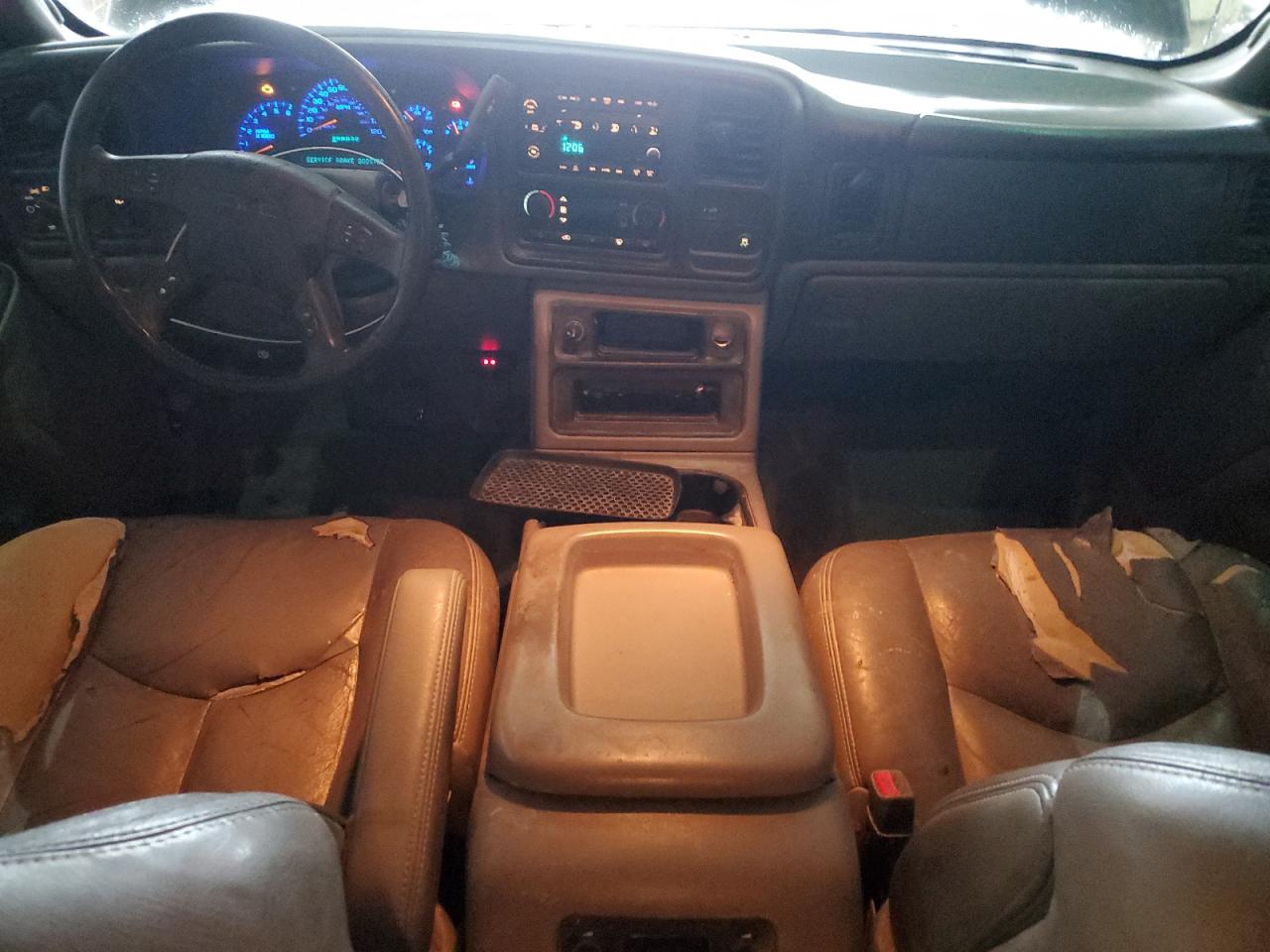 2004 GMC Yukon - Image 8