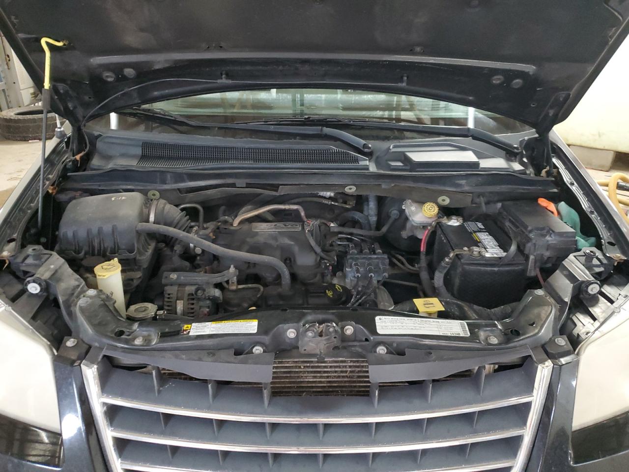 2010 Chrysler Town & Country - Image 12