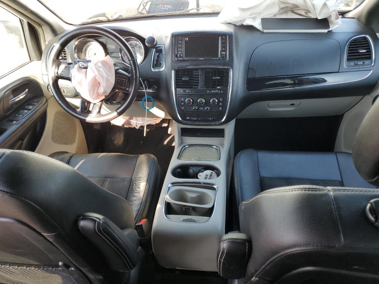 2019 Dodge Caravan - Image 8