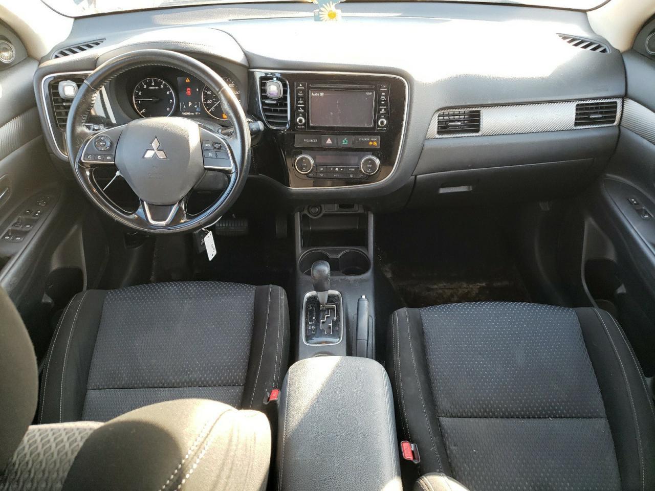 2016 Mitsubishi Outlander - Image 8