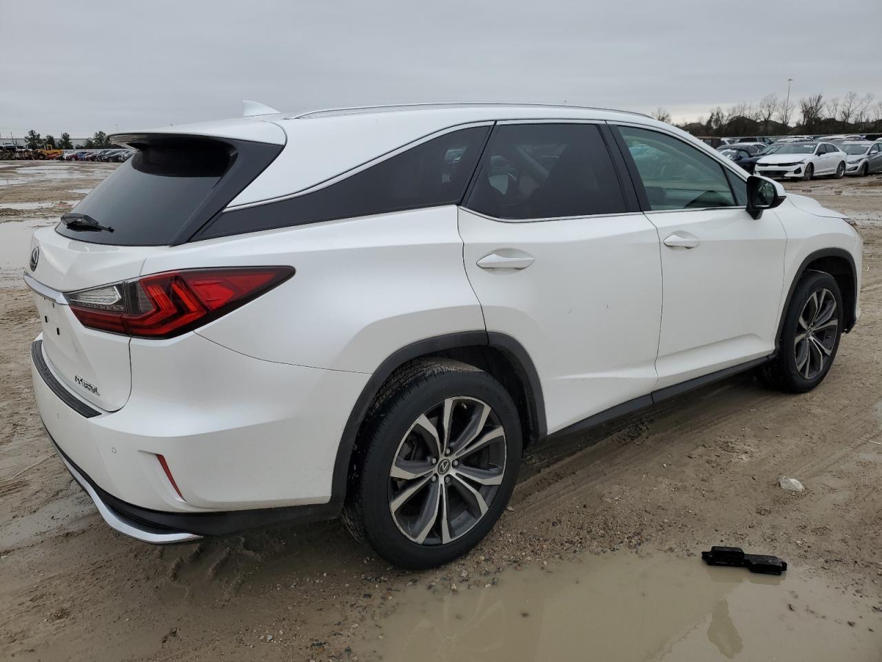 2019 Lexus RX - Image 3