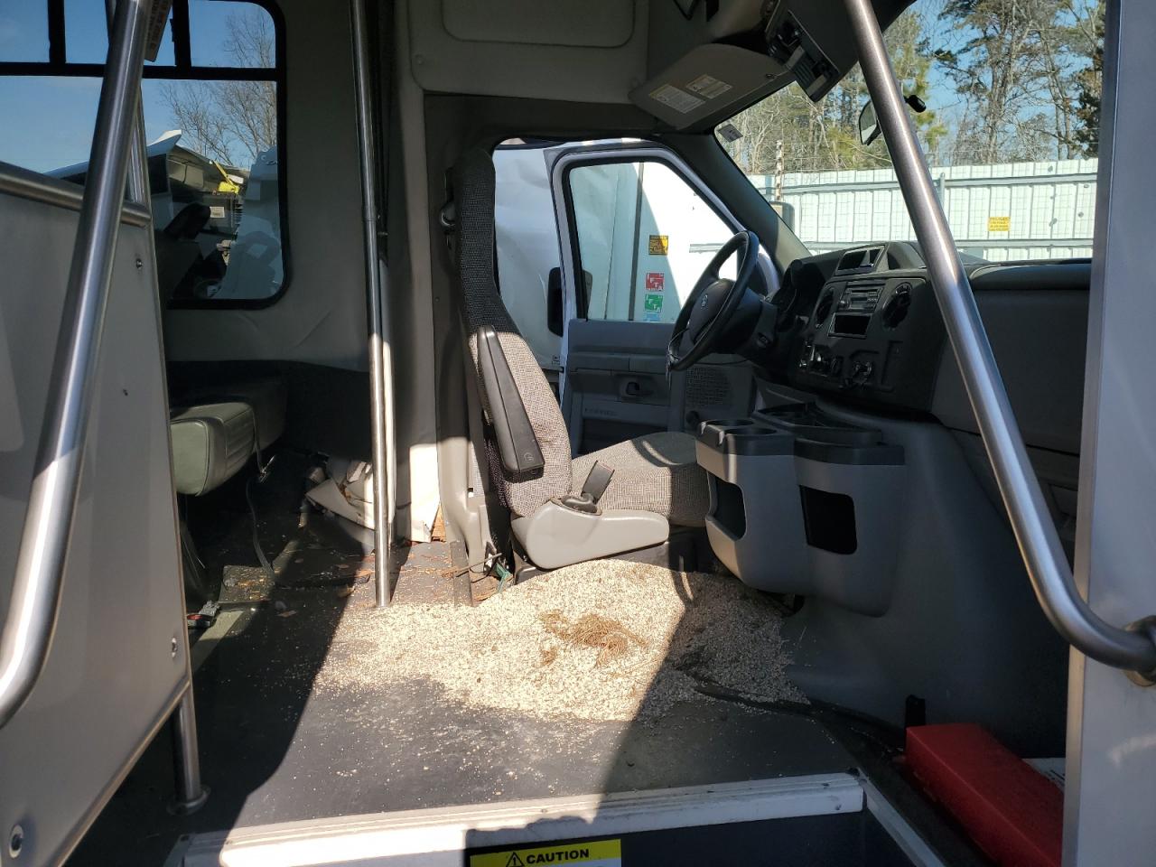 2015 Ford Econoline - Image 5