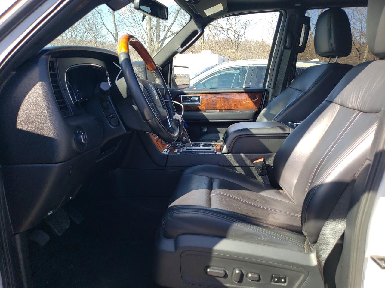 2015 Lincoln Navigator - Image 7