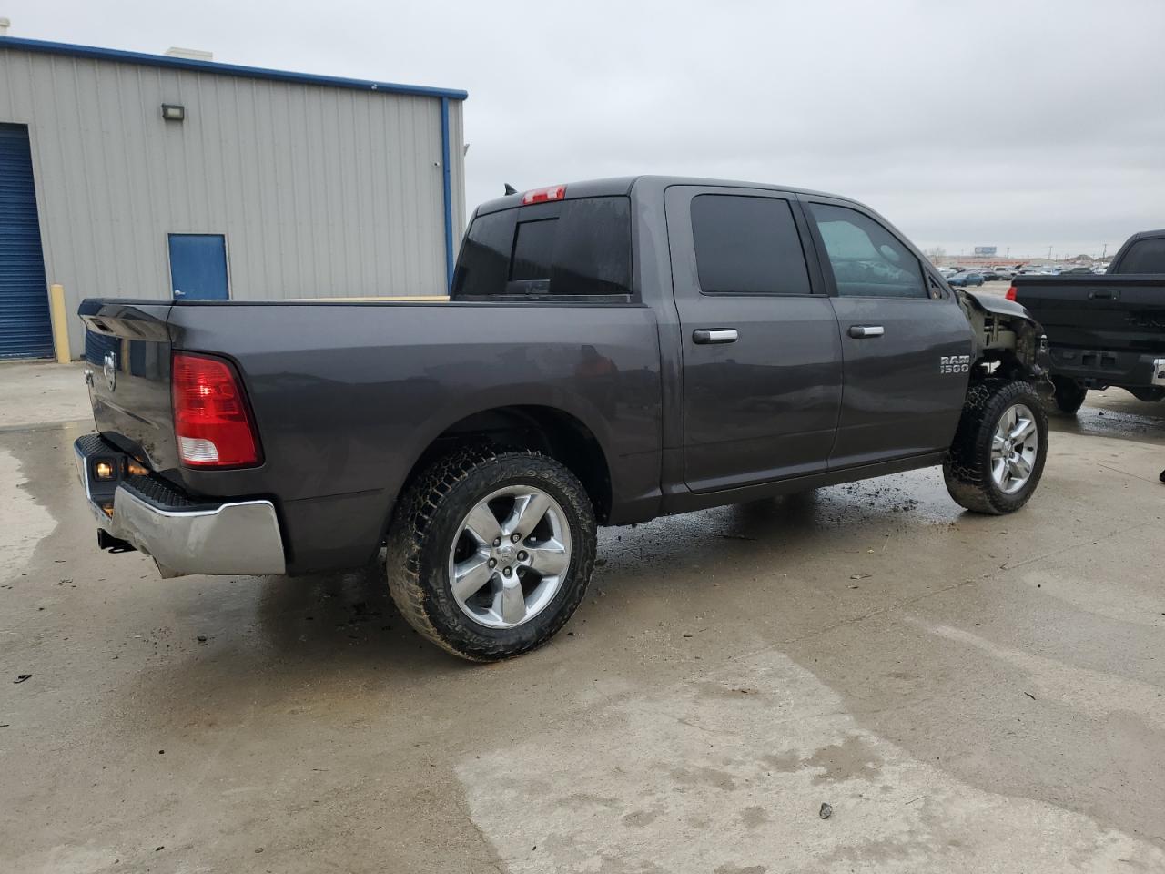 2015 RAM 1500 - Image 3