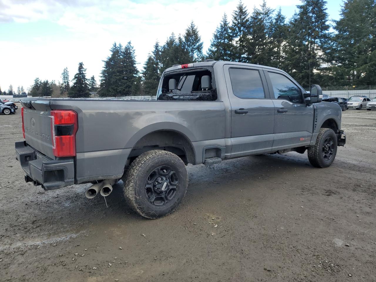 2023 Ford F250 - Image 3