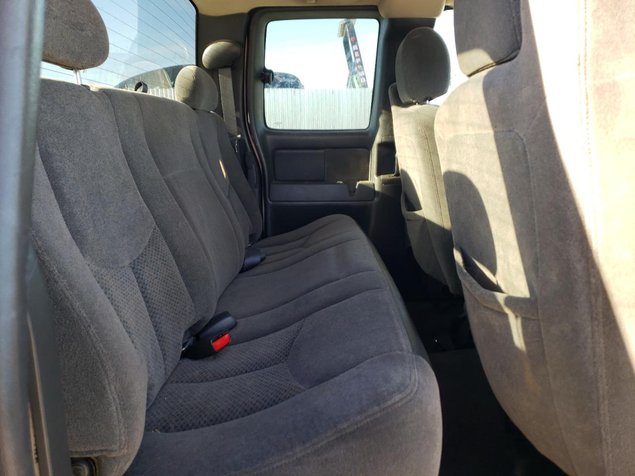 2005 Chevrolet Silverado - Image 10