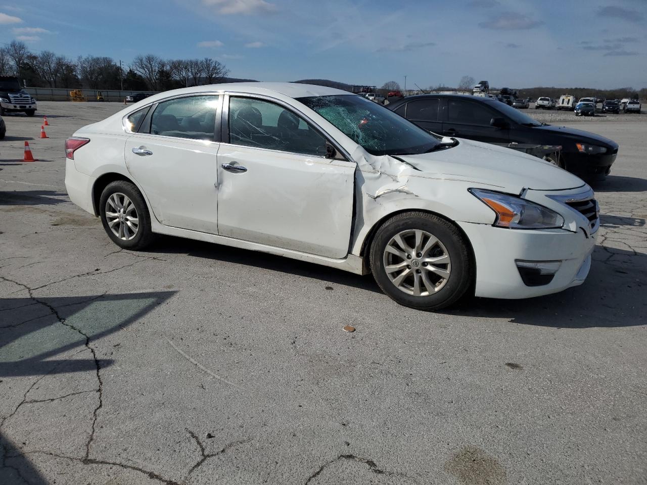 2015 Nissan Altima - Image 4