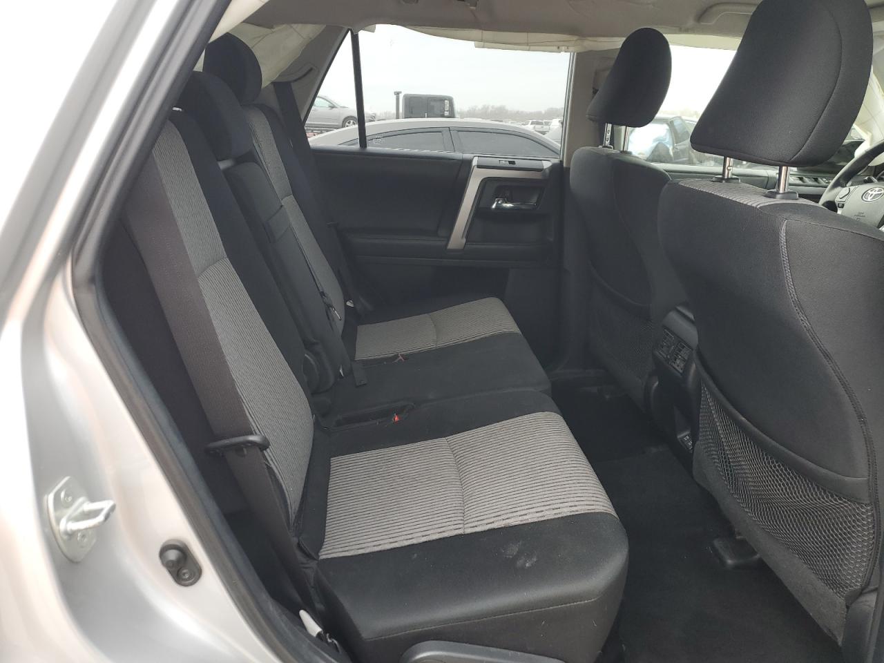 2020 Toyota 4Runner - Image 12