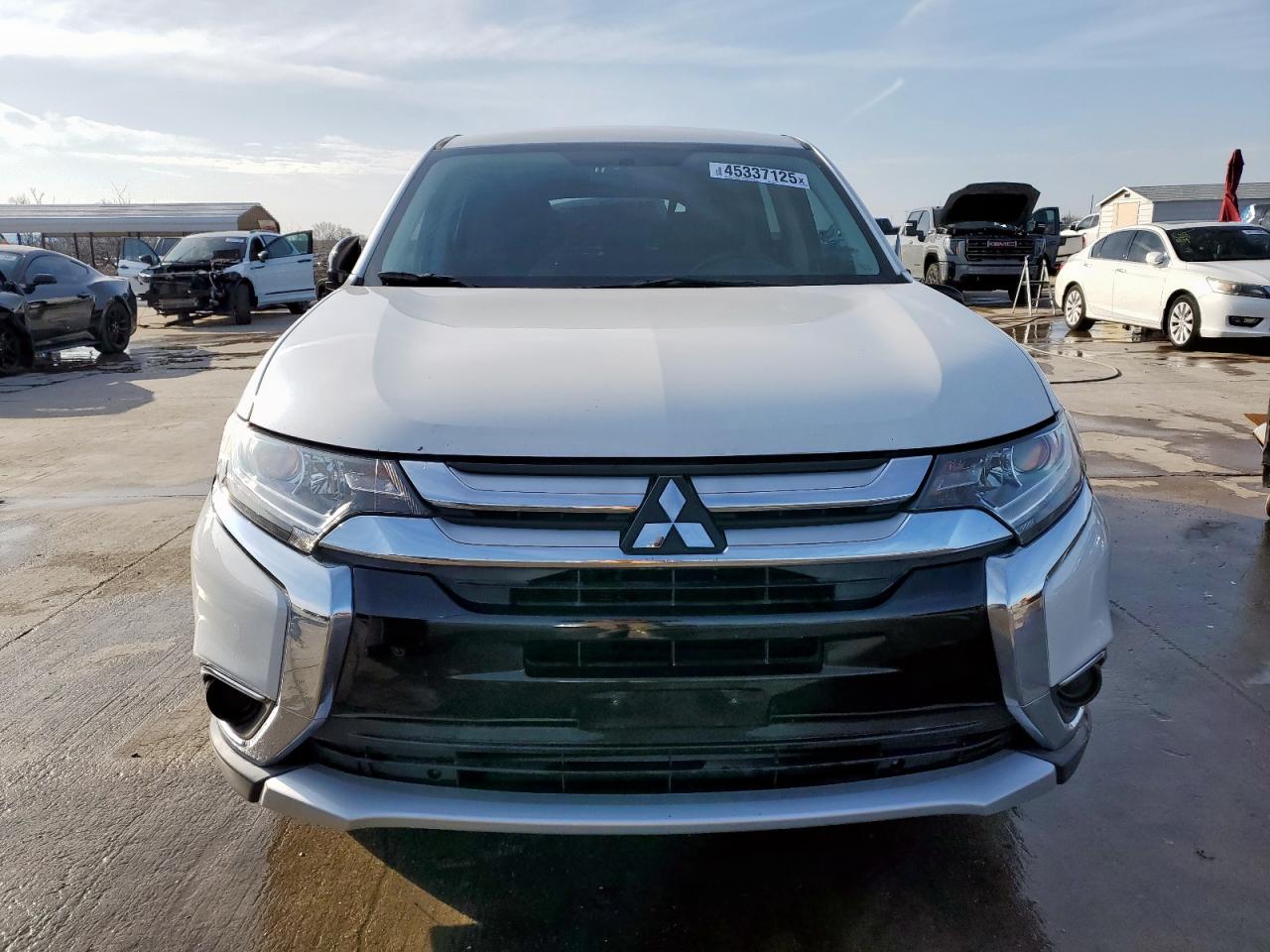 2016 Mitsubishi Outlander - Image 5