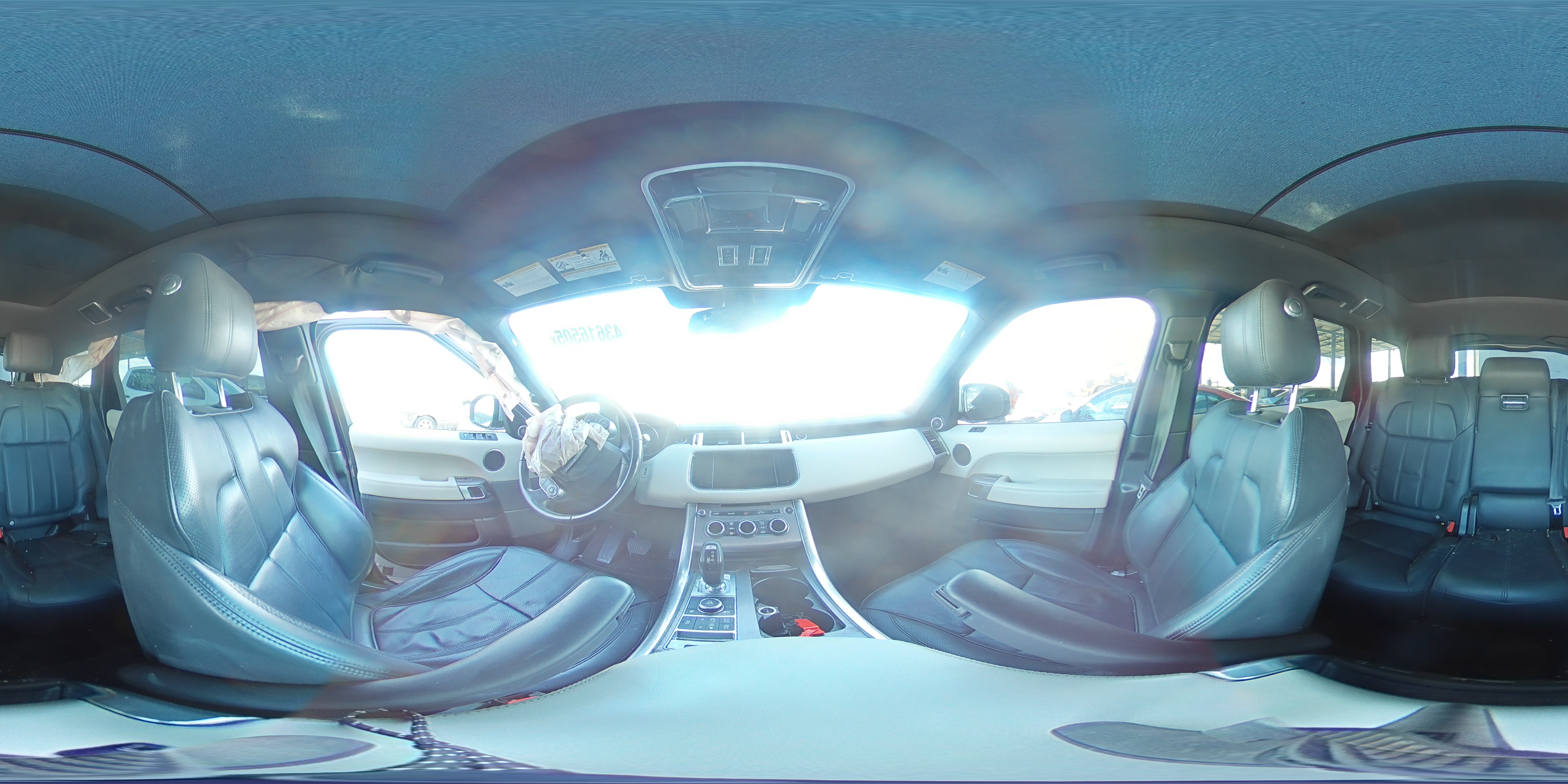 2015 Land Rover Range Rover - Image 13