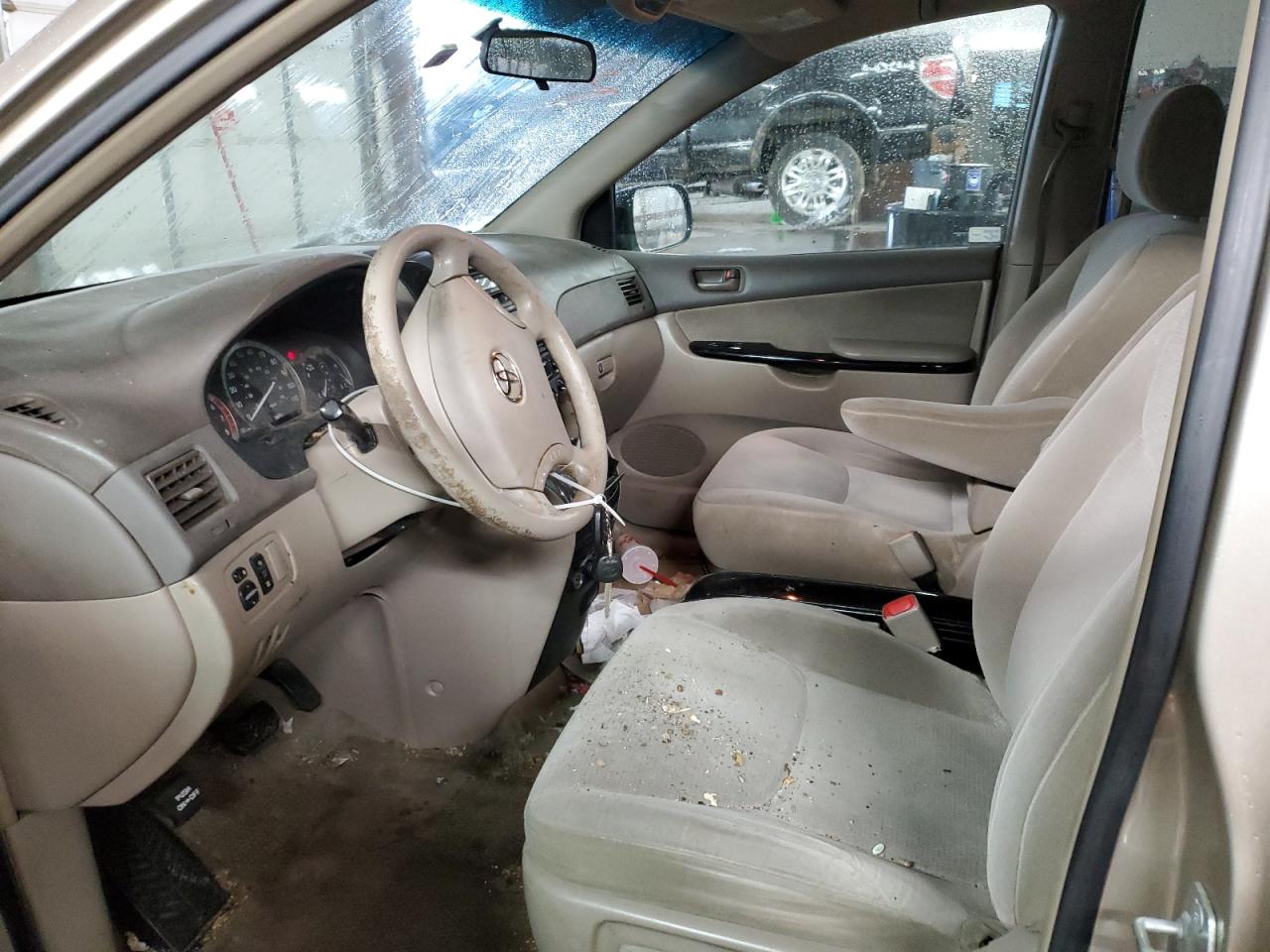 2005 Toyota Sienna - Image 7