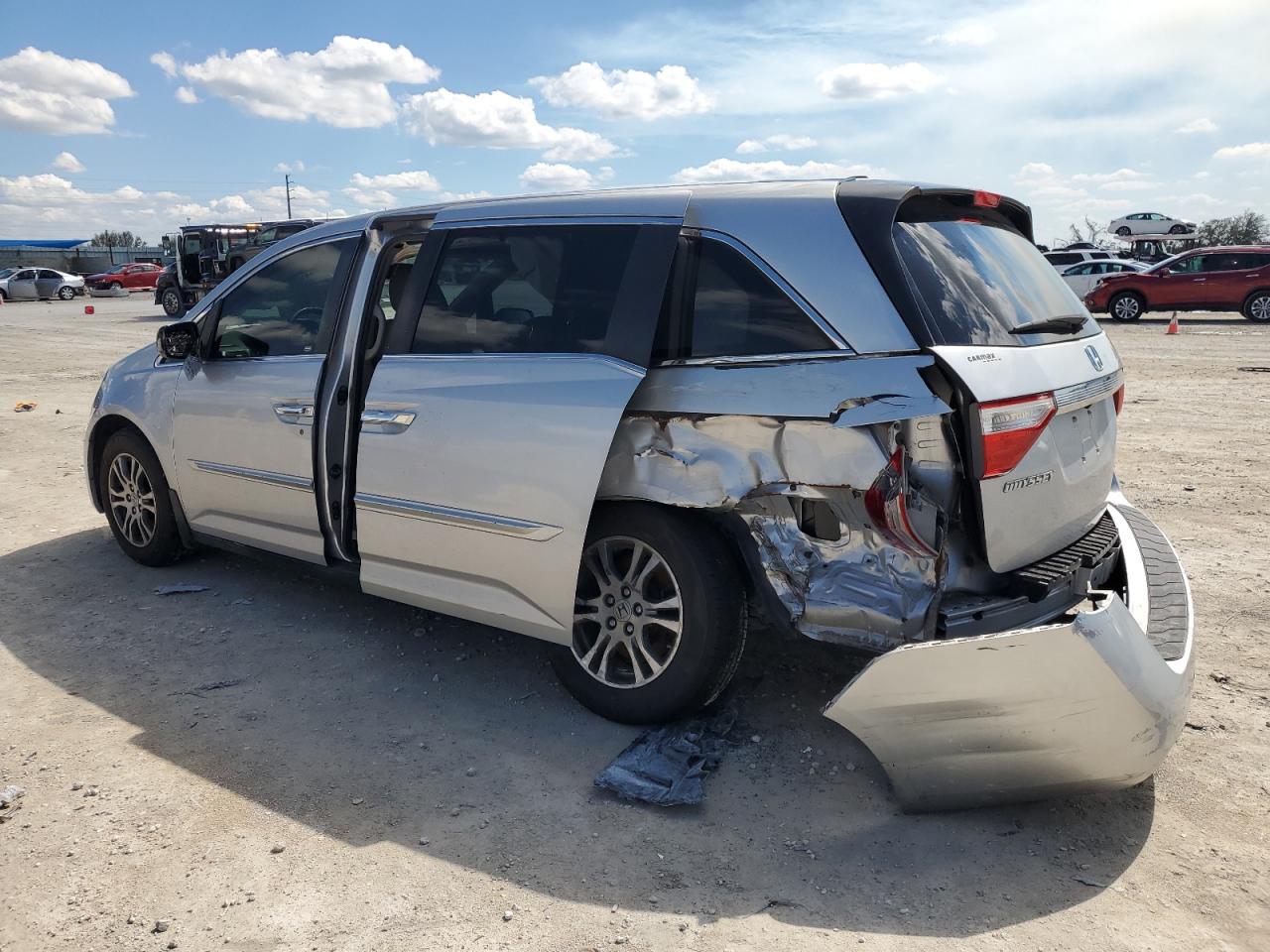 2013 Honda Odyssey - Image 2