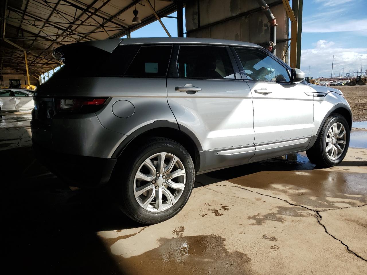 2017 Land Rover Range Rover - Image 3