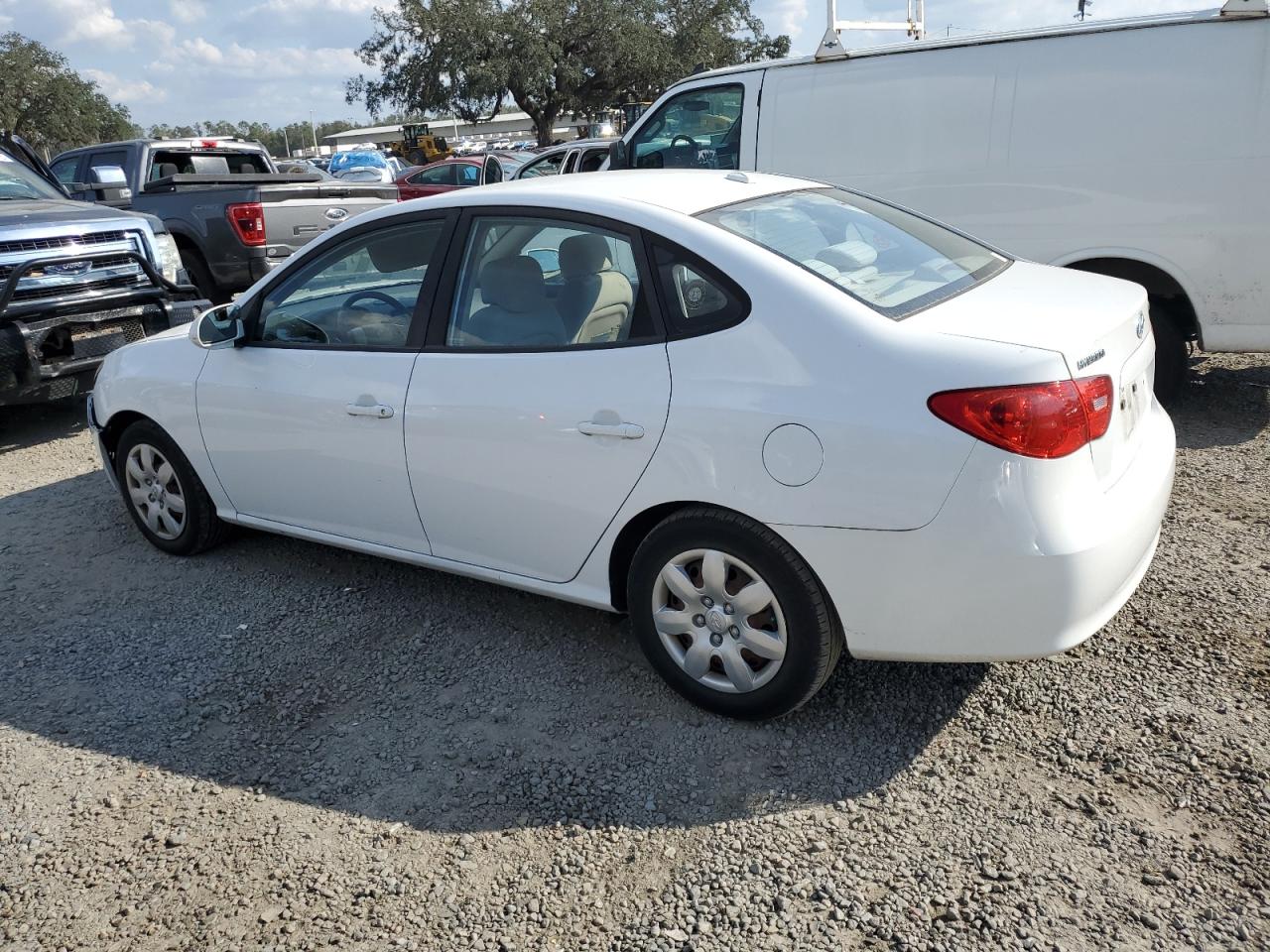 2007 Hyundai Elantra - Image 2