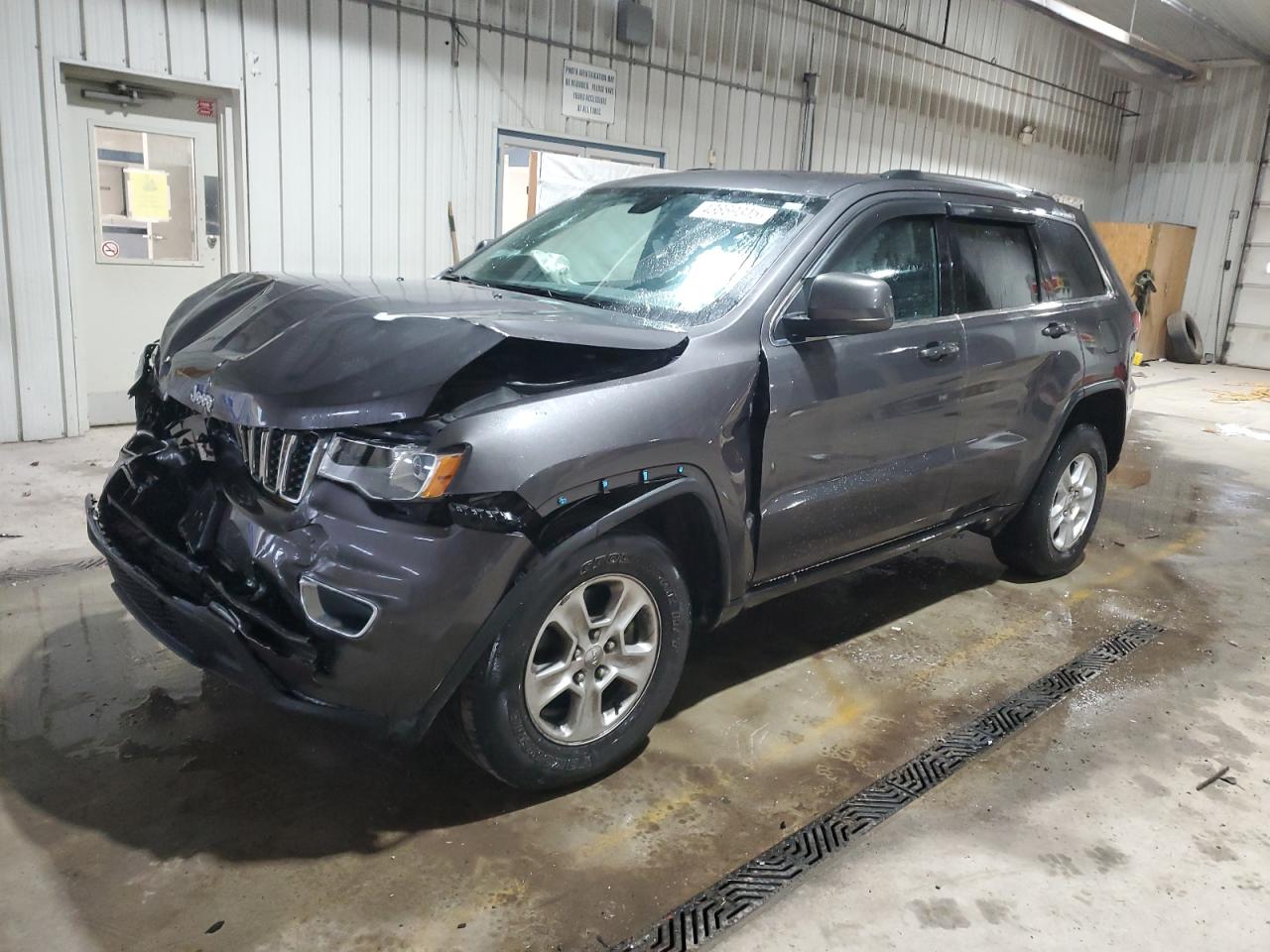 2017 Jeep Grand Cherokee - Image 1