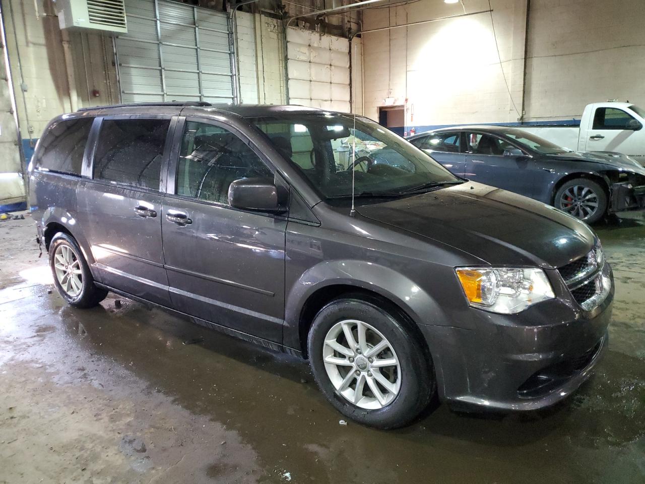 2015 Dodge Caravan - Image 4