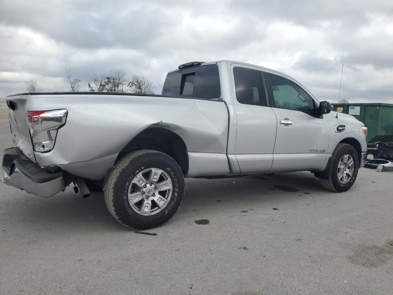 2017 Nissan Titan - Image 3