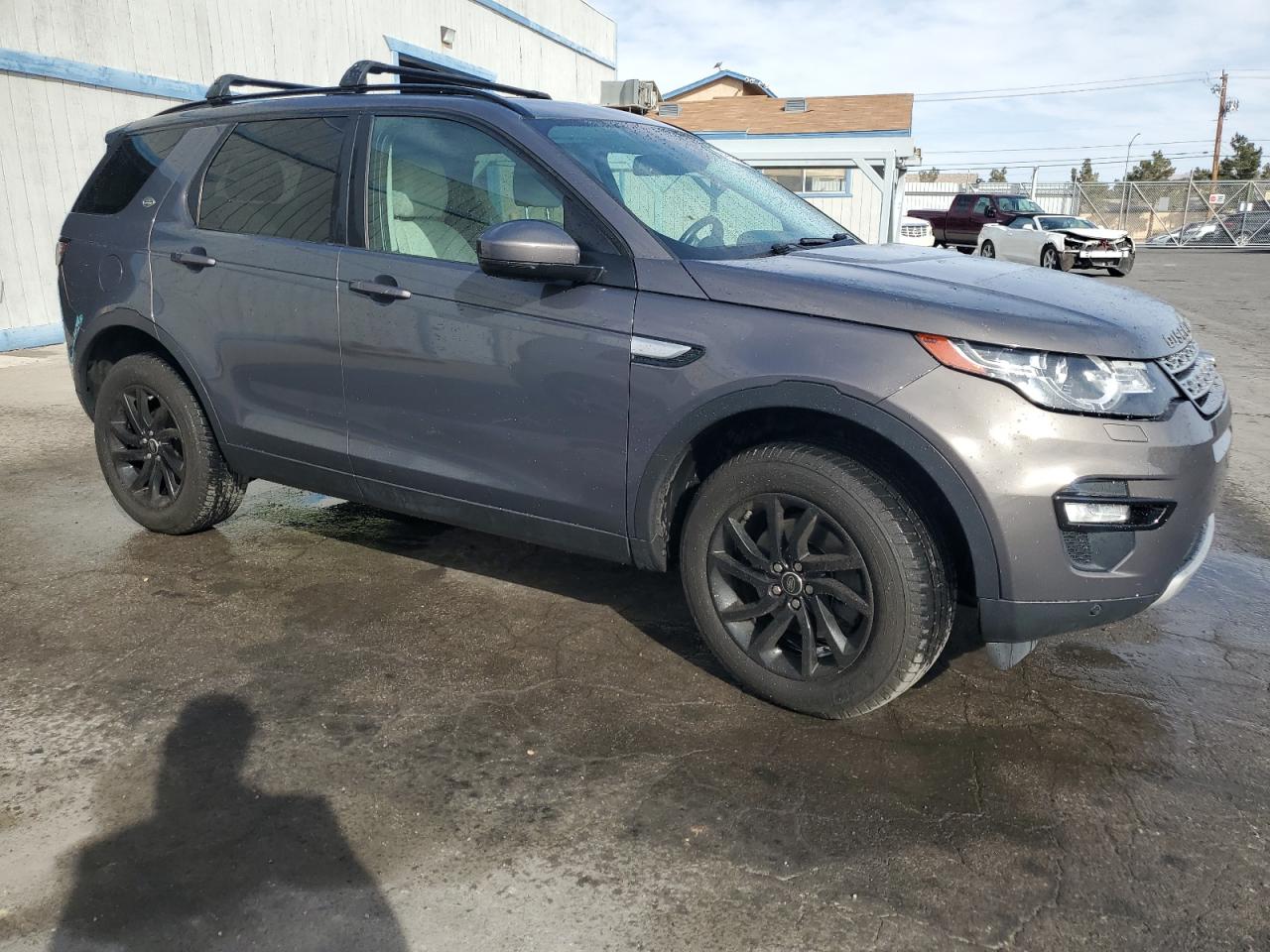 2016 Land Rover Discovery - Image 4