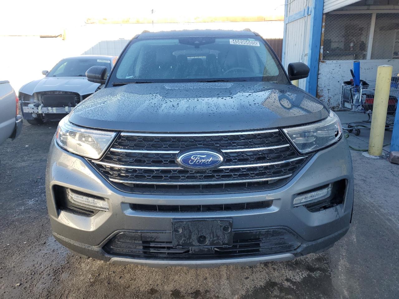 2023 Ford Explorer - Image 5