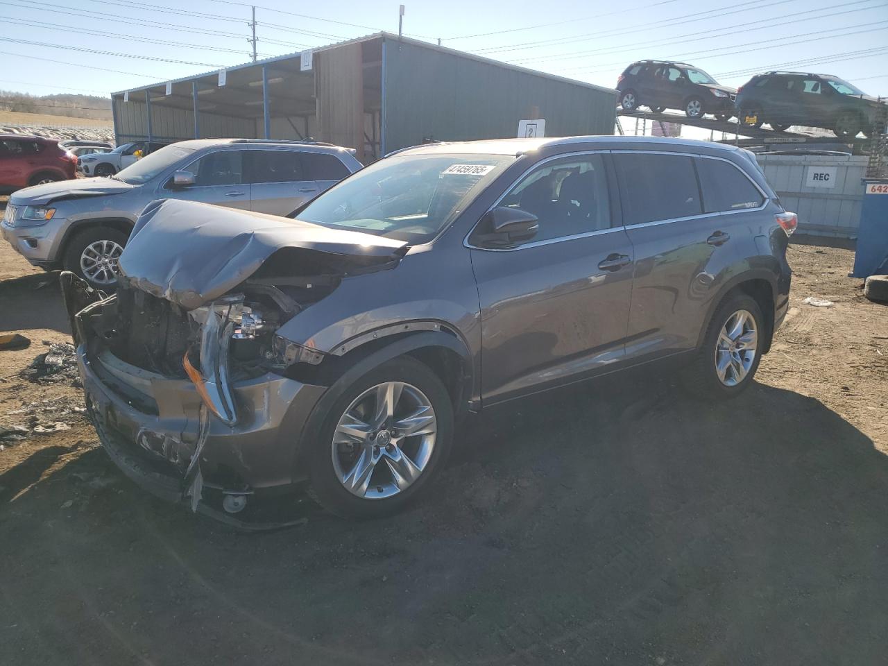 2015 Toyota Highlander - Image 1