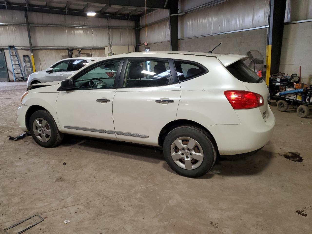 2013 Nissan Rogue - Image 2