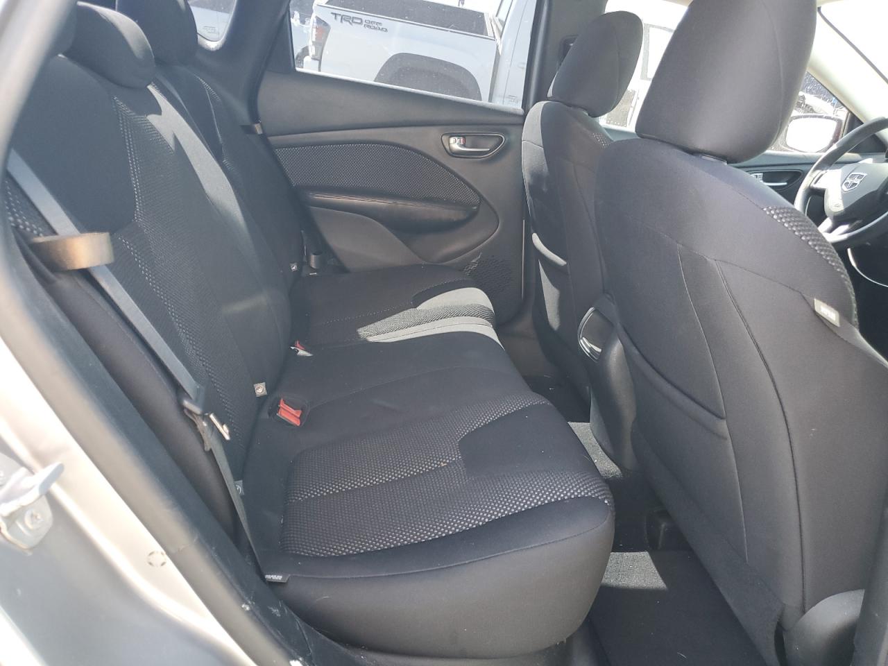 2015 Dodge Dart - Image 10