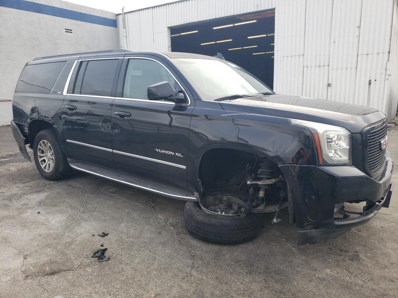 2015 GMC Yukon - Image 4