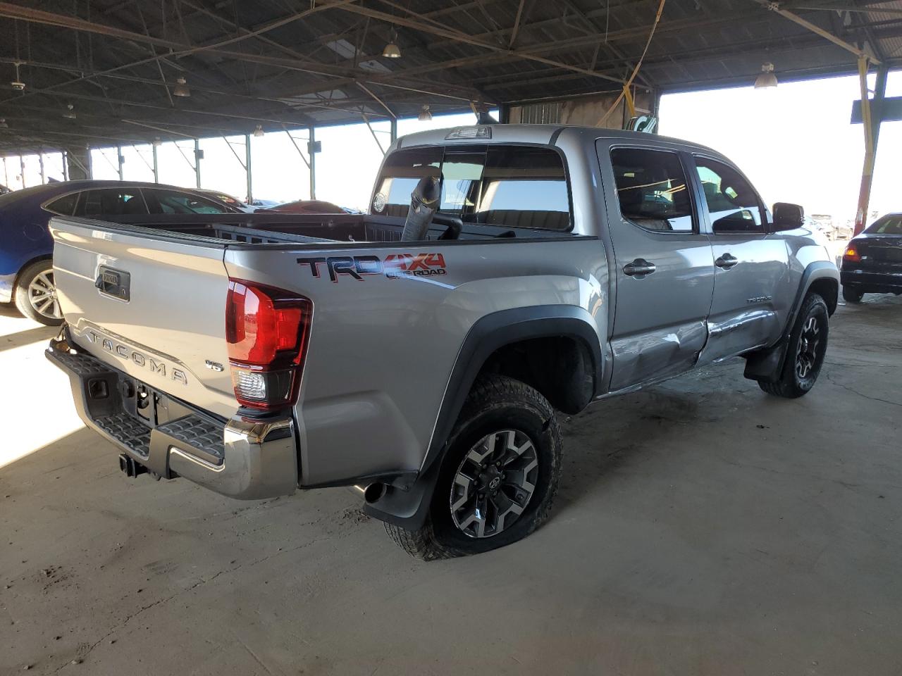2018 Toyota Tacoma - Image 3