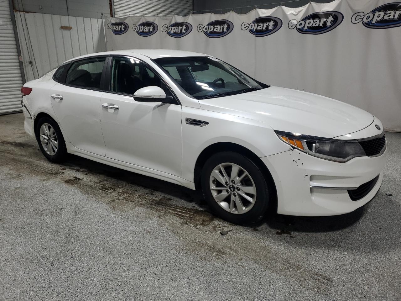 2017 Kia Optima - Image 4