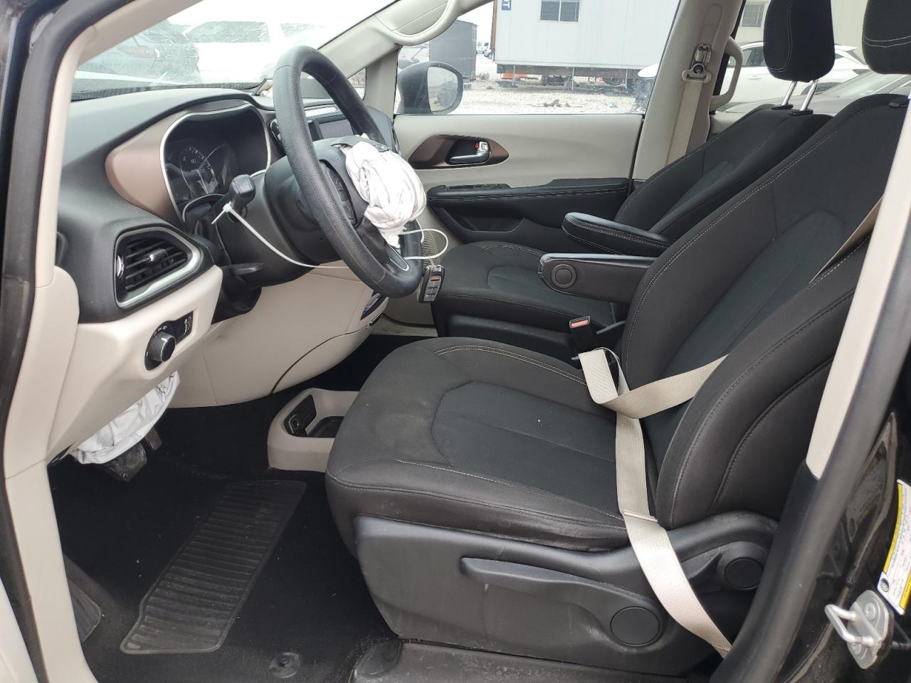 2020 Chrysler Voyager - Image 7