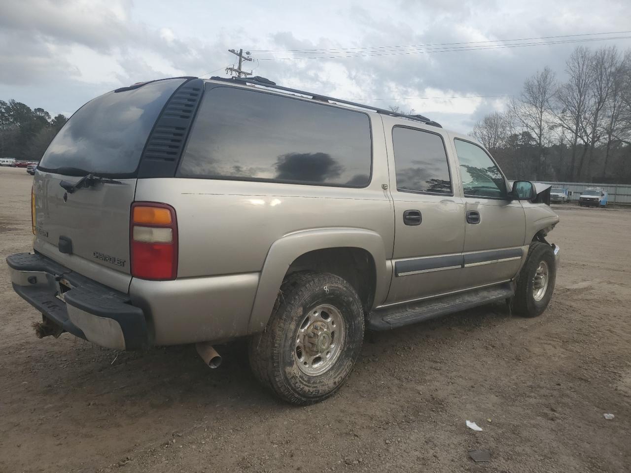 2002 Chevrolet Suburban - Image 3