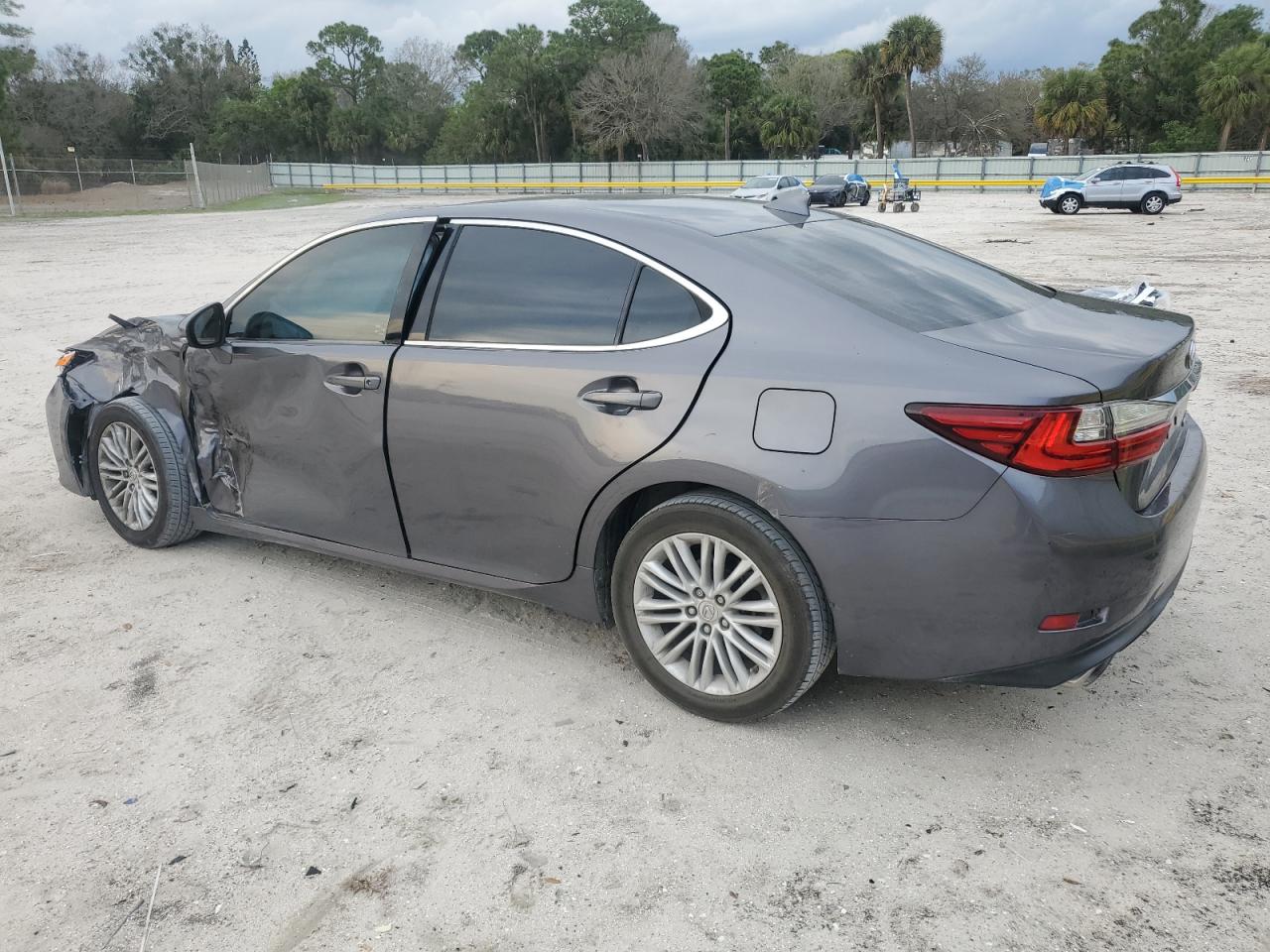 2017 Lexus ES - Image 2