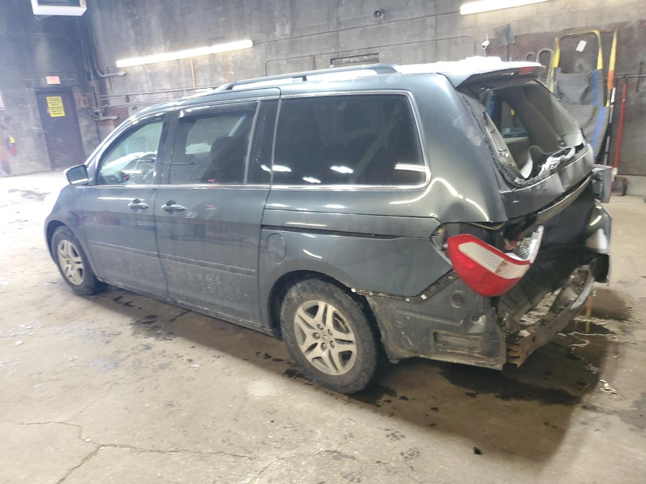 2006 Honda Odyssey - Image 2