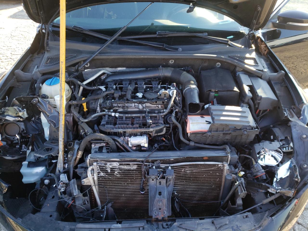 2015 Volkswagen Passat - Image 11