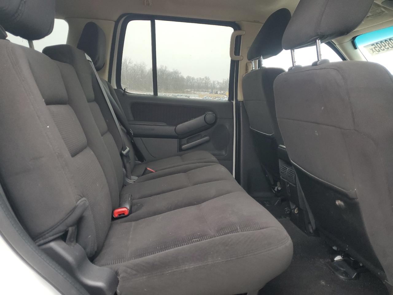 2010 Ford Explorer - Image 10