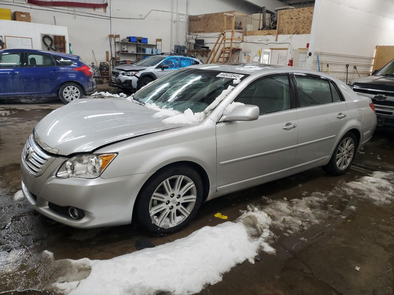 2010 Toyota Avalon - Image 1