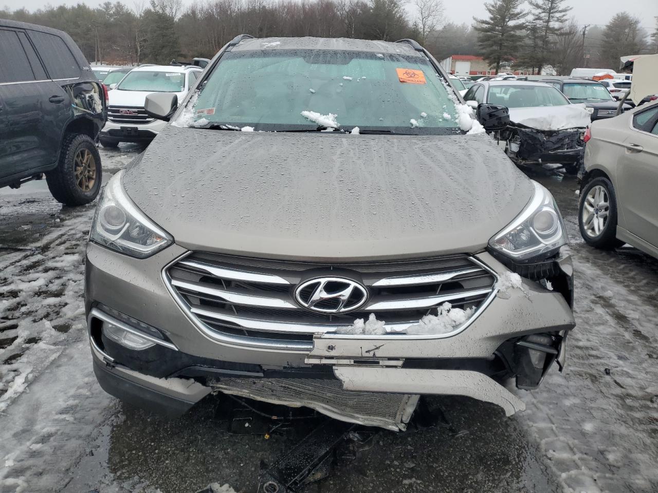 2017 Hyundai Santa Fe - Image 5