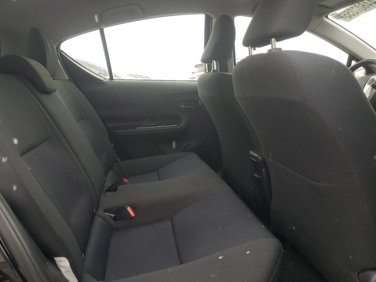 2016 Toyota Prius - Image 10