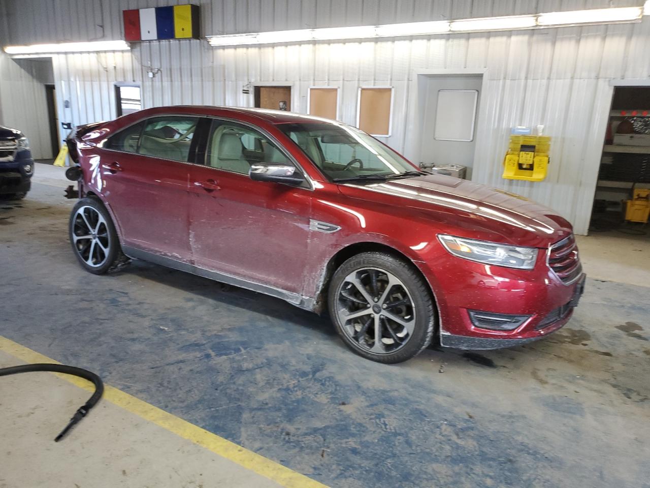 2015 Ford Taurus - Image 4