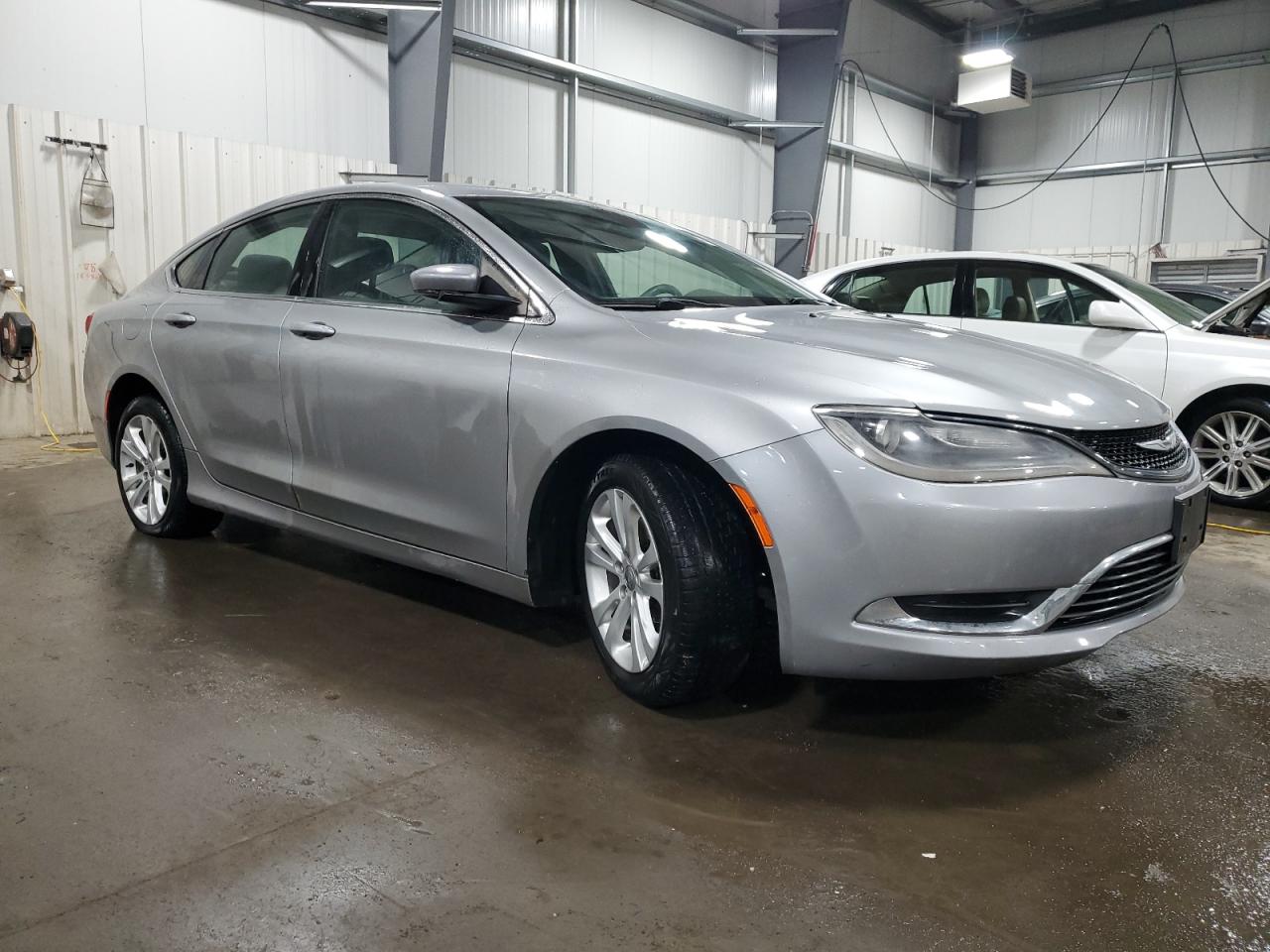 2015 Chrysler 200 - Image 4