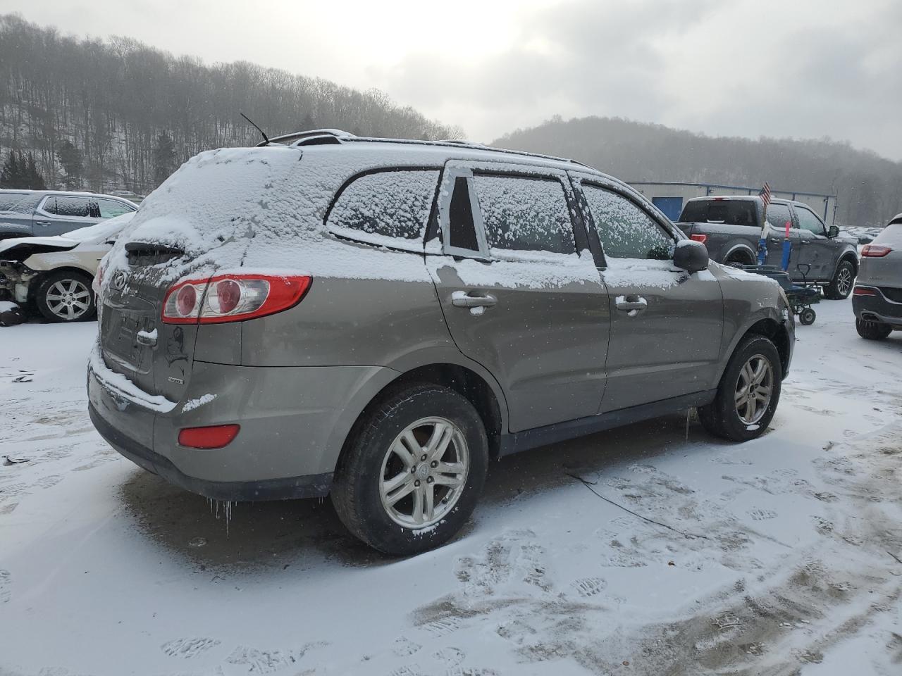 2012 Hyundai Santa Fe - Image 3