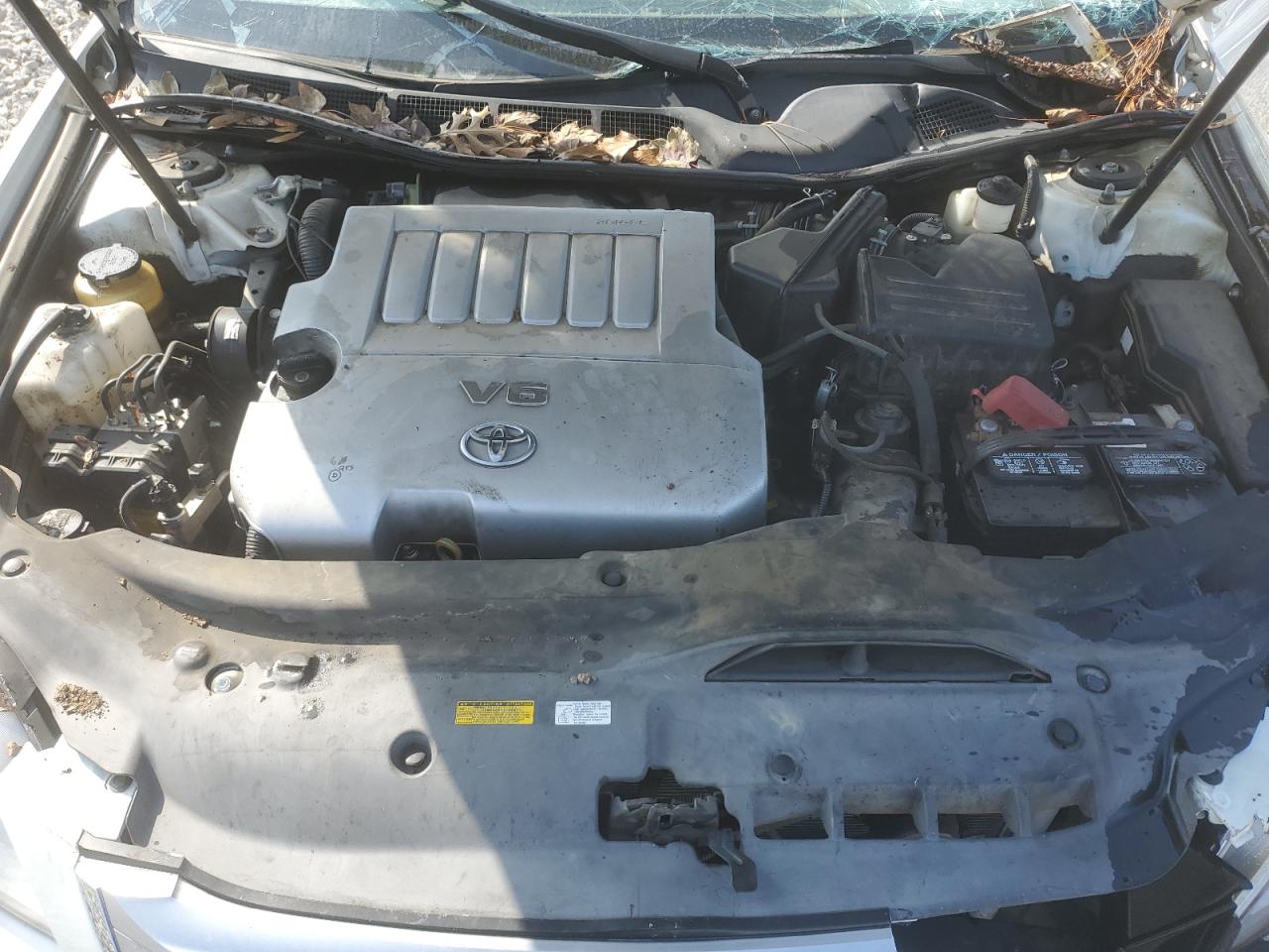 2010 Toyota Avalon - Image 12