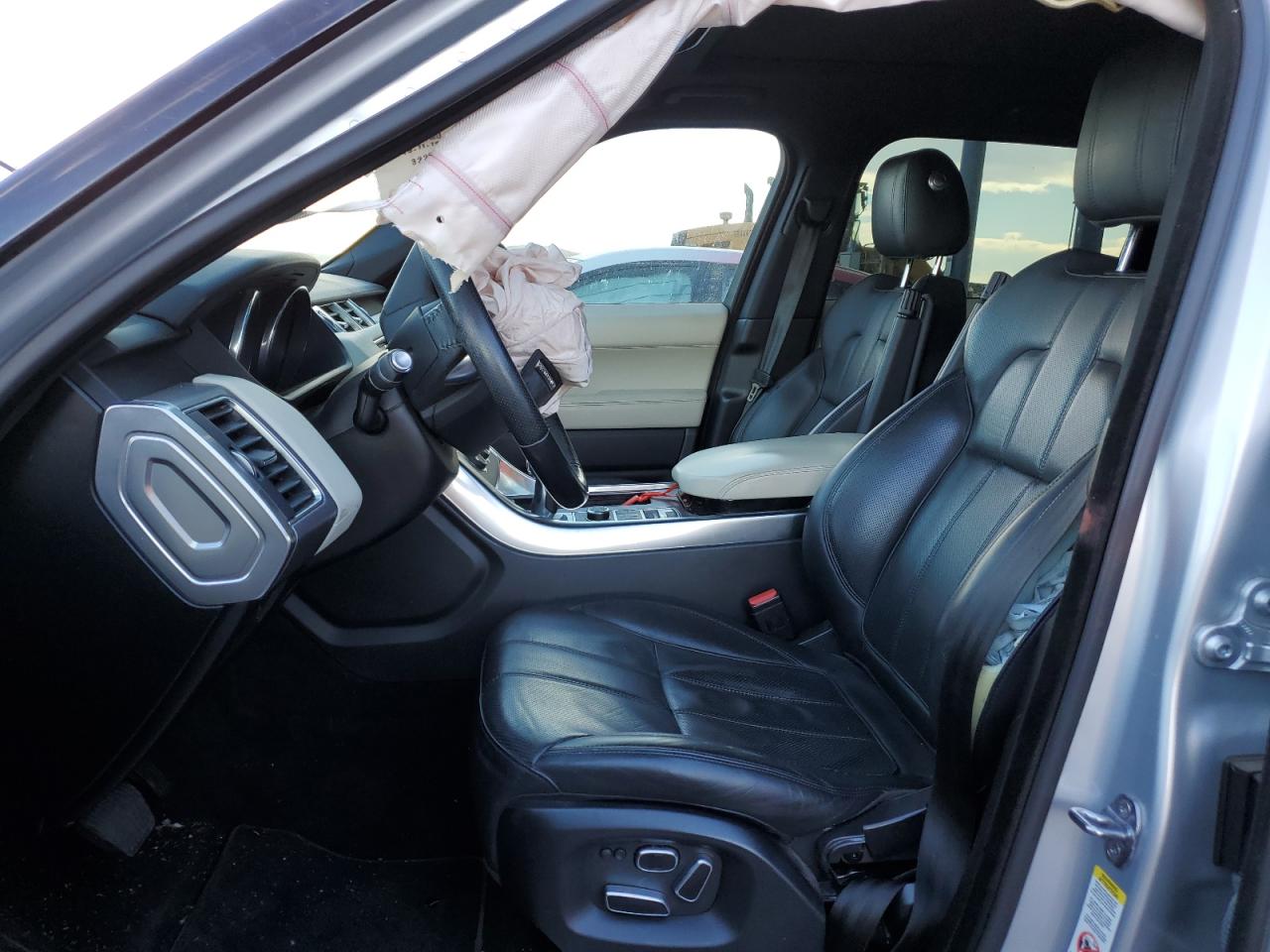 2015 Land Rover Range Rover - Image 7