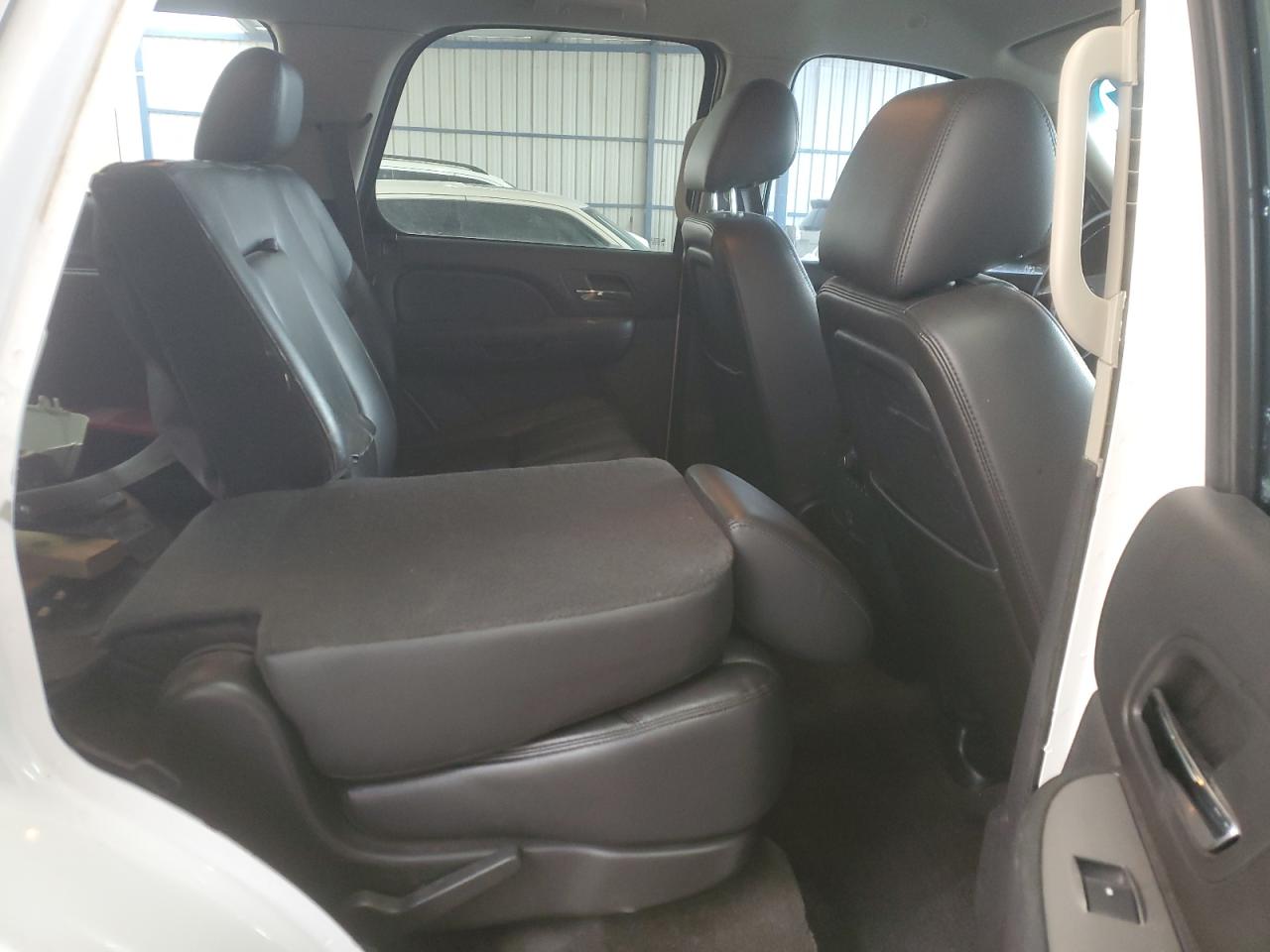 2011 Chevrolet Tahoe - Image 11