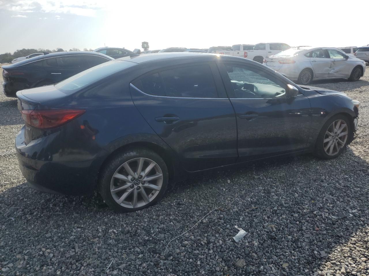 2018 Mazda 3 - Image 3