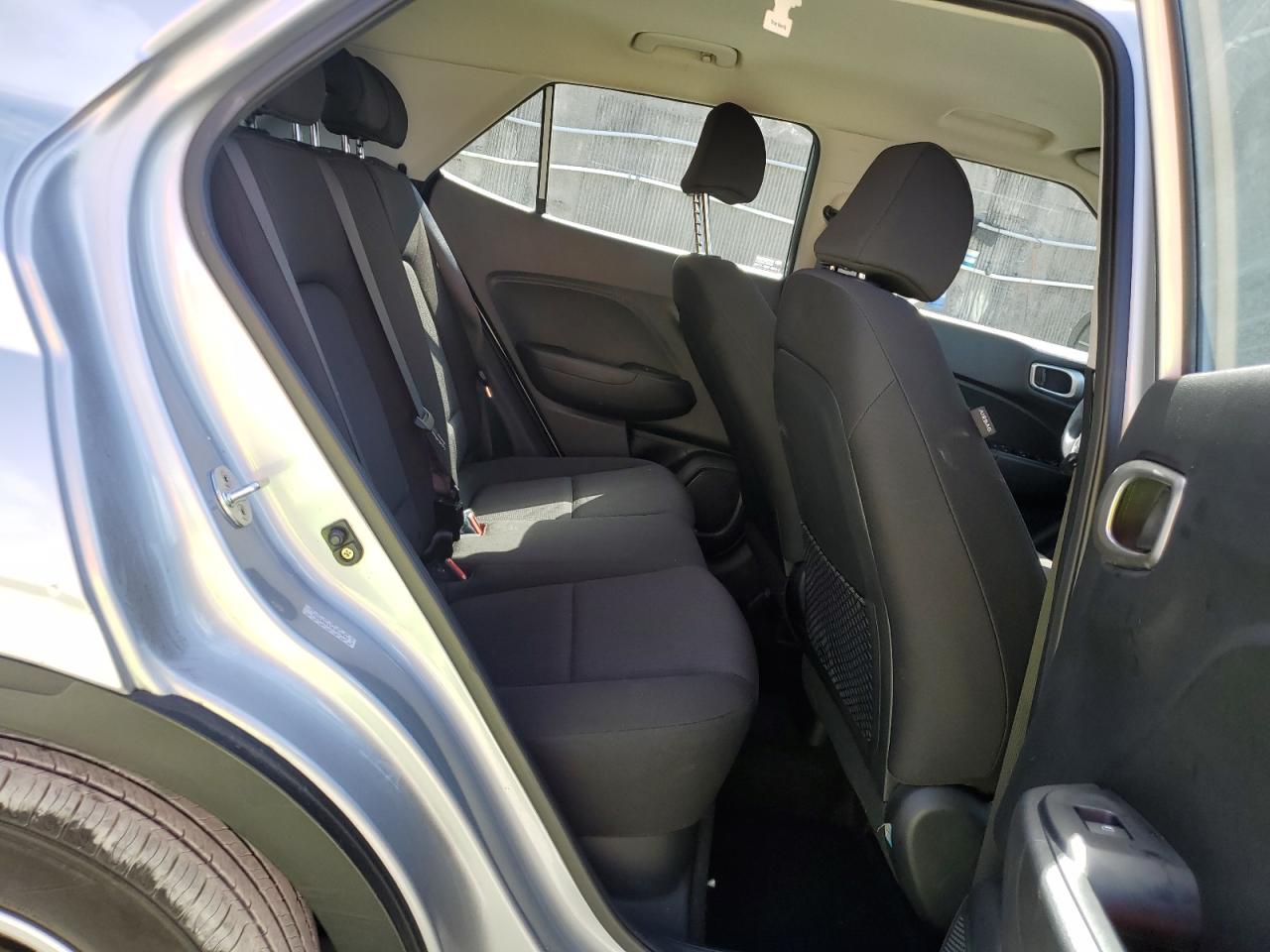 2021 Hyundai Venue - Image 11
