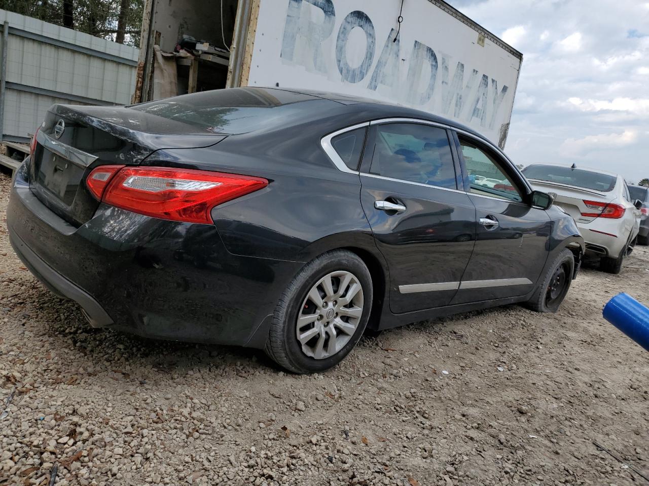 2017 Nissan Altima - Image 3